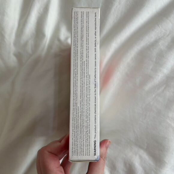 Virgin Mobile Moto e5 Play 5.2 HD Touchscreen 16GB Rom/2GB Ram Prepaid Phone - Picture 5 of 6